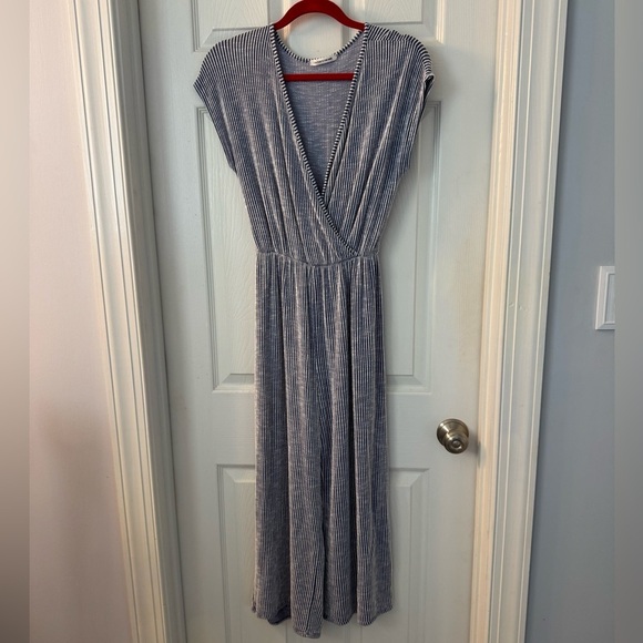 Caution To The Wind navy and white cropped jumpsuit Size M - Picture 1 of 12